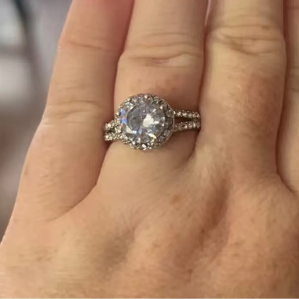 NIB - Solitaire Ring. - Image 7