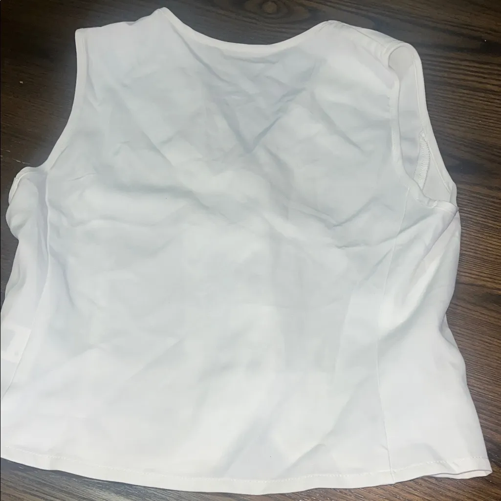 SHEIN White Sleeveless Blouse with Bold Buttons - Image 2