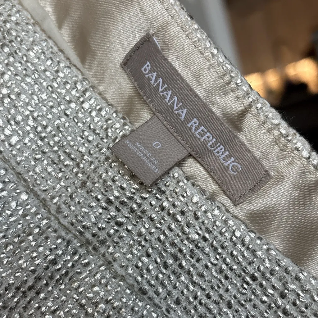 Banana Republic Textured Cream Pencil Skirt - Image 4