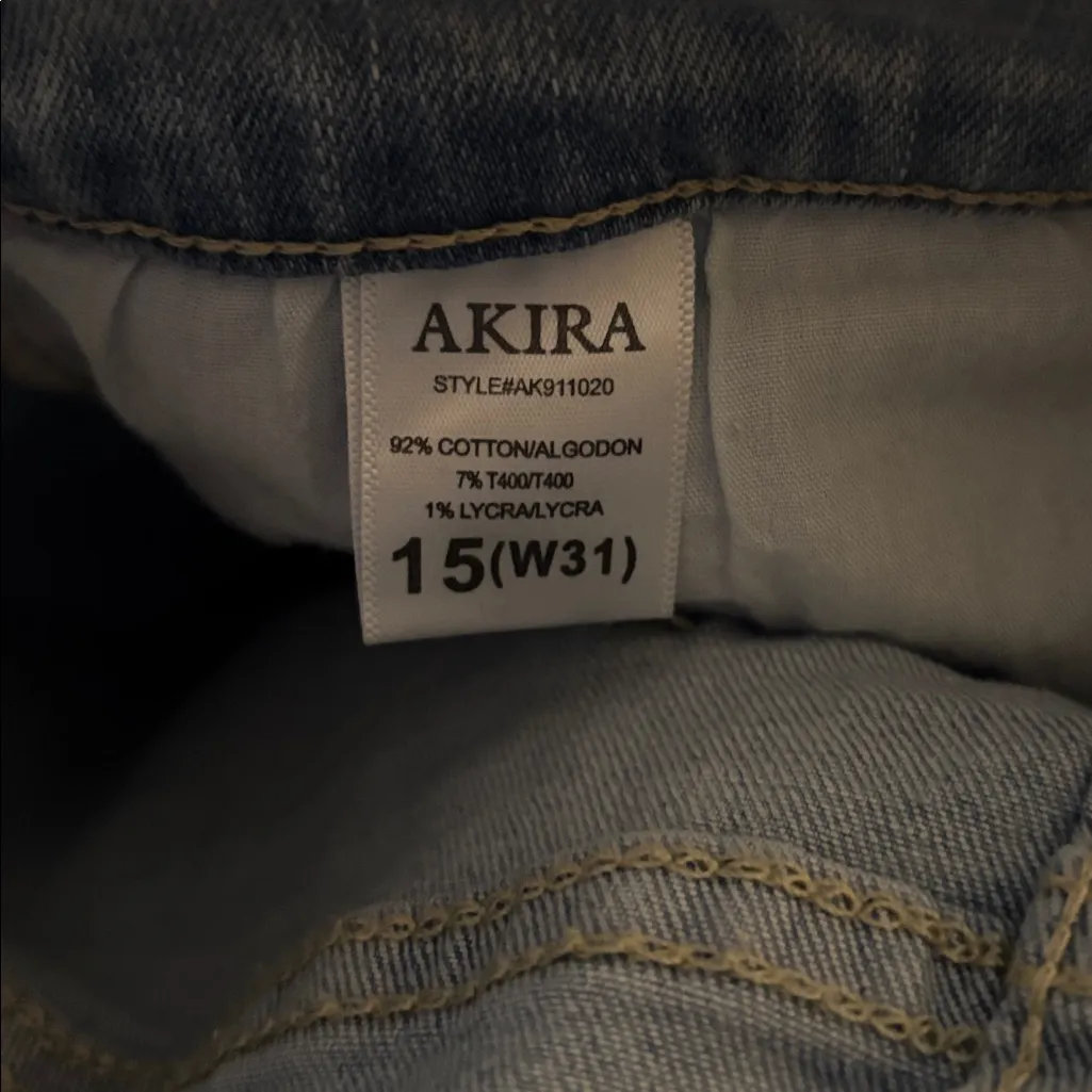 AKIRA All About Buckles Wide Leg Jean 15/31”
Light Wash Stretch Western Buckle - Image 14