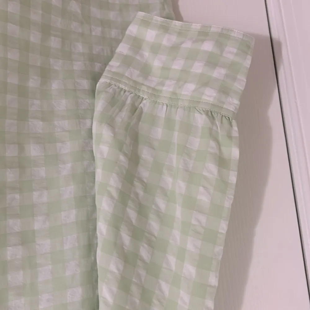 Tuckernuck Pomander Place Green Gingham Plaid Adair Button Down Top Size Large - Image 5