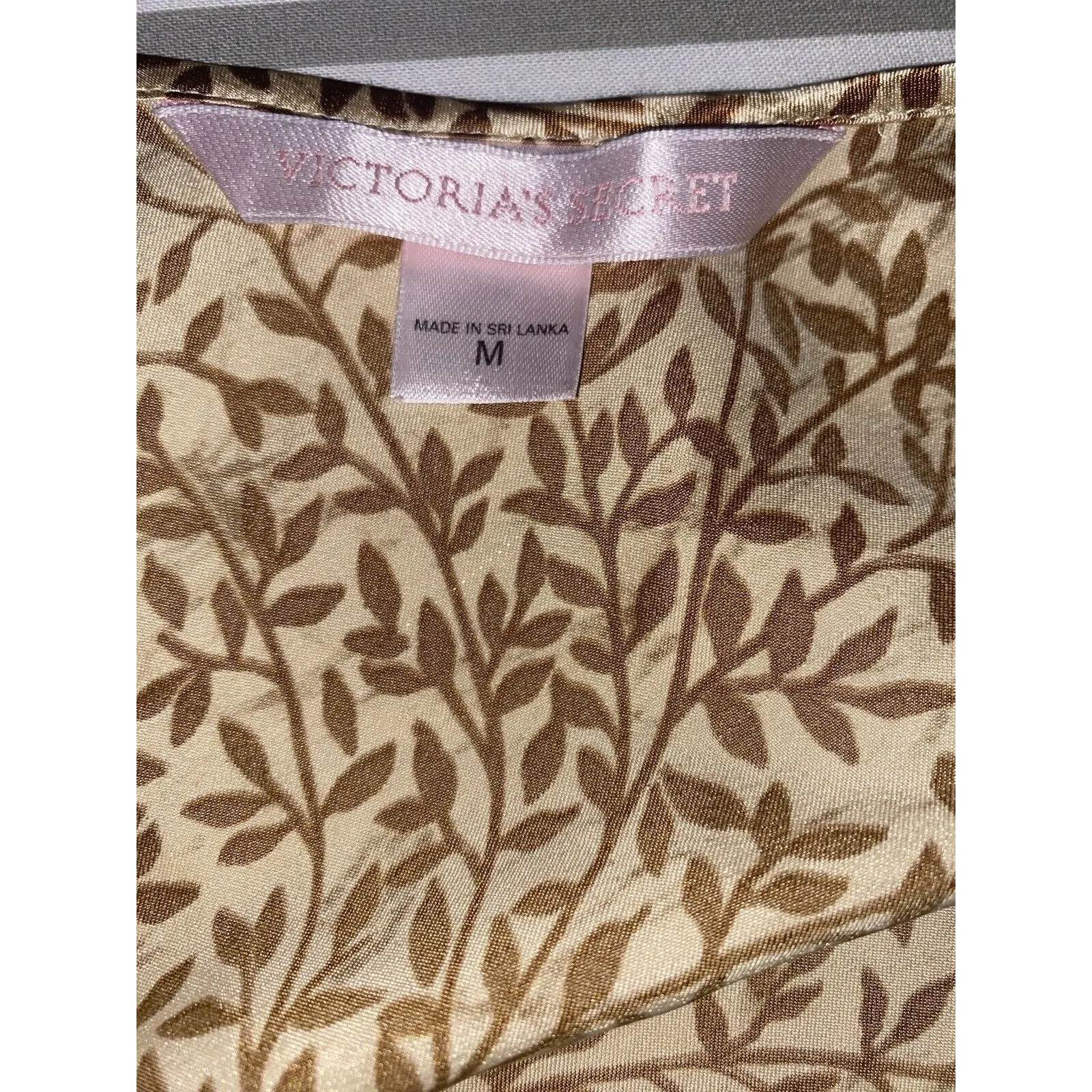 Victoria's Secret Silky Pajamas Tank Top Long Pants  Leaf  Floral print  Sz med - Image 16