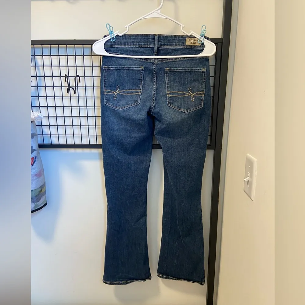EUC | Levi’s women’s bootcut jeans‎ — size 4 - Image 5