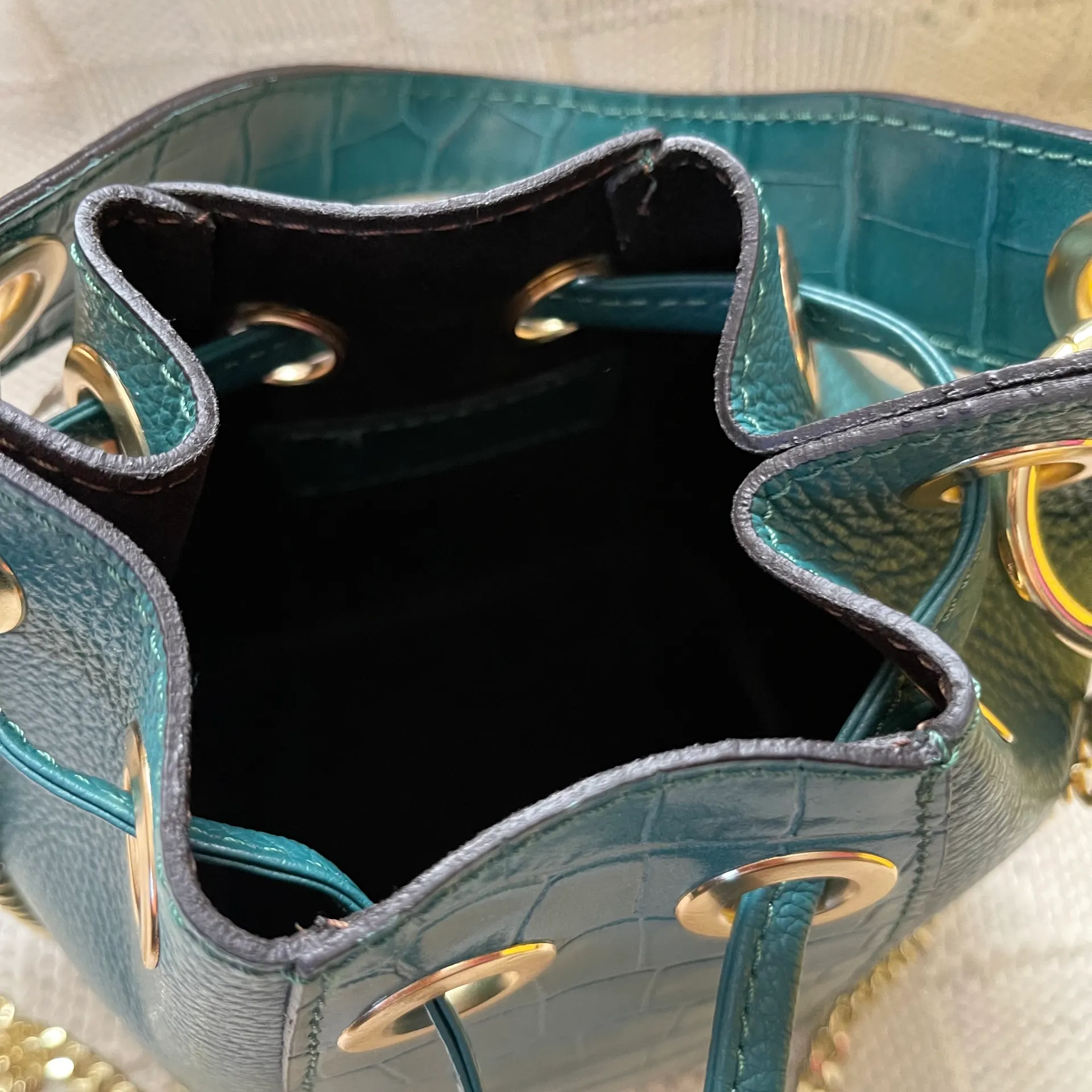 convertible bucket crossbody bag dark green - Image 6