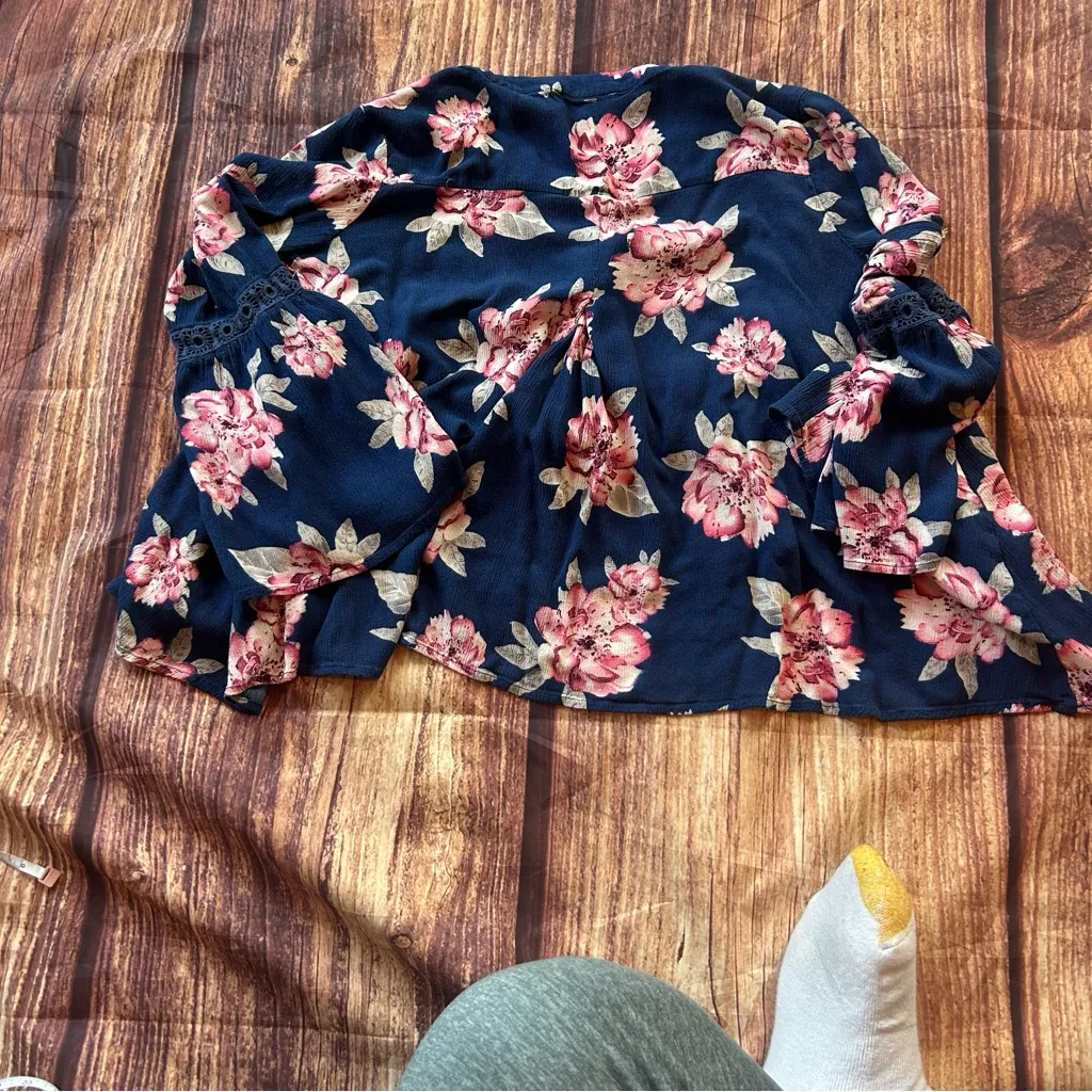 Women’s Altar’d State Floral Top Bell Sleeves Key Hole Color Blue Pink Size M - Image 5