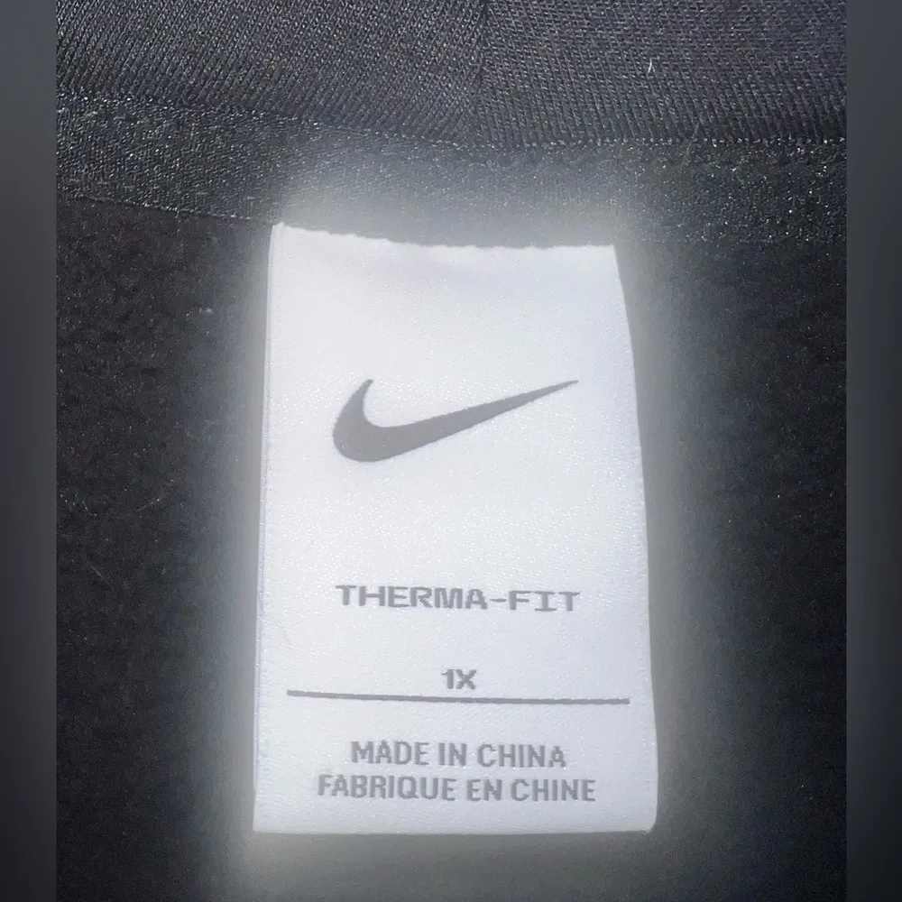 Nike Women’s Plus Size  Therma-FIT Fuzzy Training Pullover 1X - Image 3