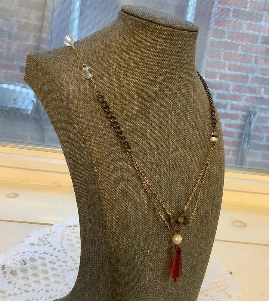 Handmade vintage charm red necklace - Image 2