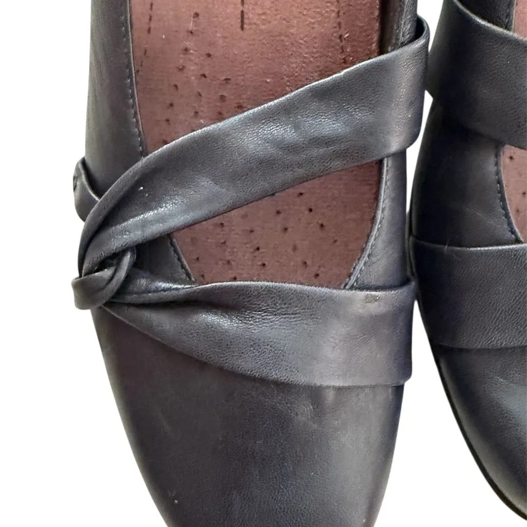 Clarks Everyday Active Air Black Leather Double Strap Mary Jane Pumps - Image 4