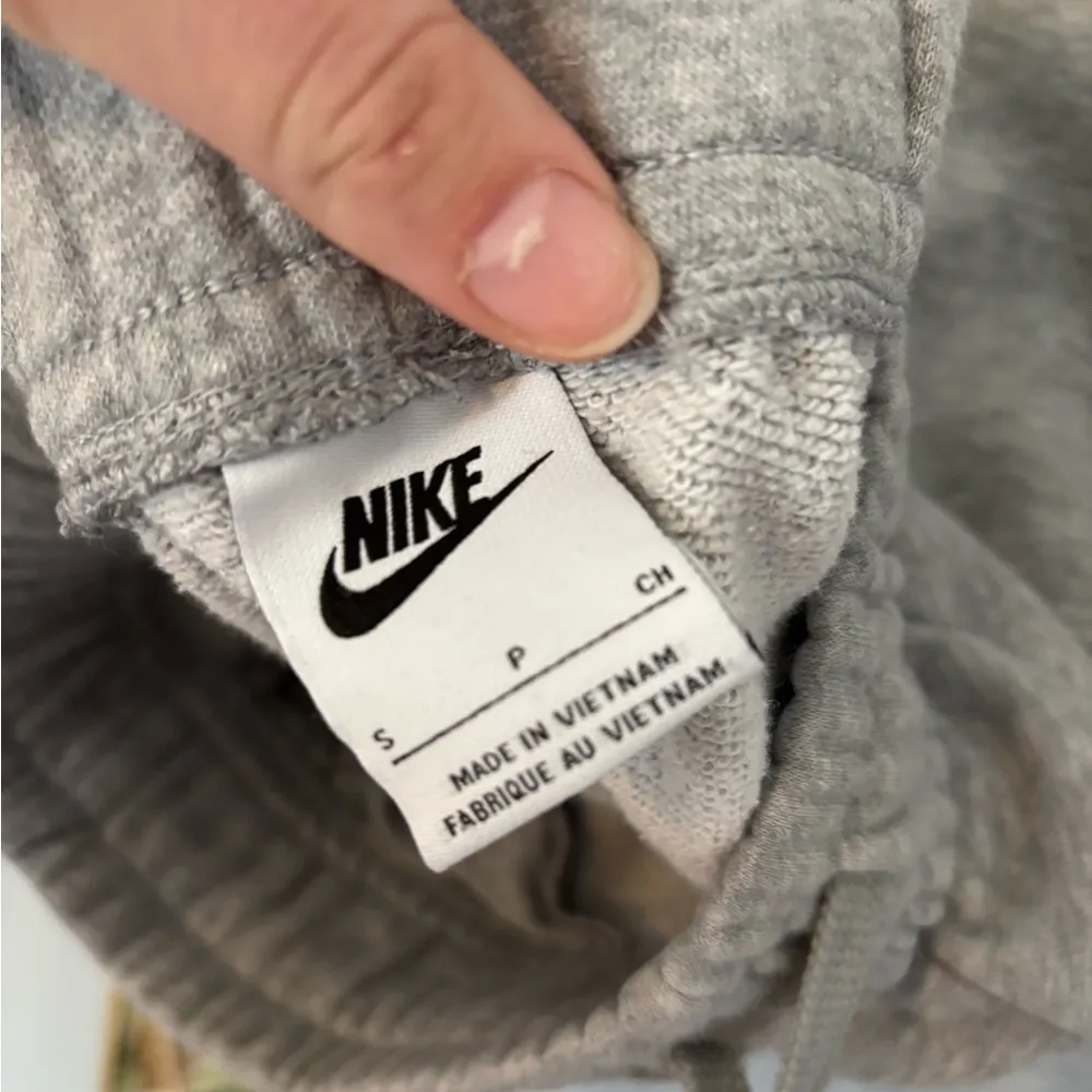 Nike Wide Leg Sweatpants - Image 2