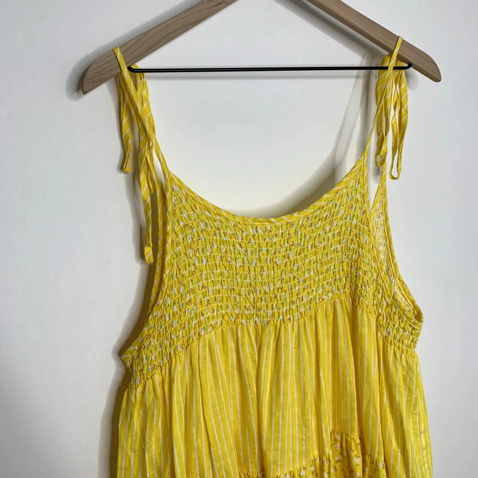 Solid & Striped The Parker Dress in Ditsy Floral Yellow Womens Medium - Image 5