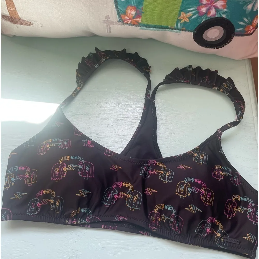 NWOT Volcom 💕 Alienated Youth Racerback bikini top - Image 3