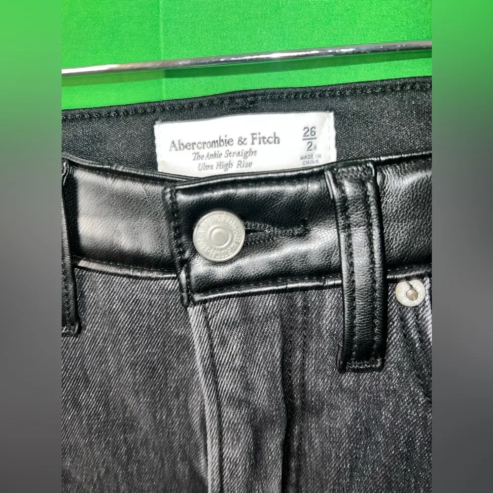 Abercrombie and Fitch jeans size 26 - Image 5