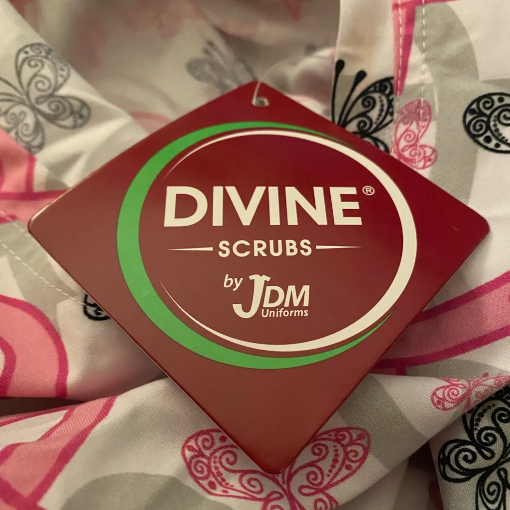 Divine Scrubs Womens Scrub Top Blouse L Large 44” Pink Ribbon Breast Cancer NWT - Image 6
