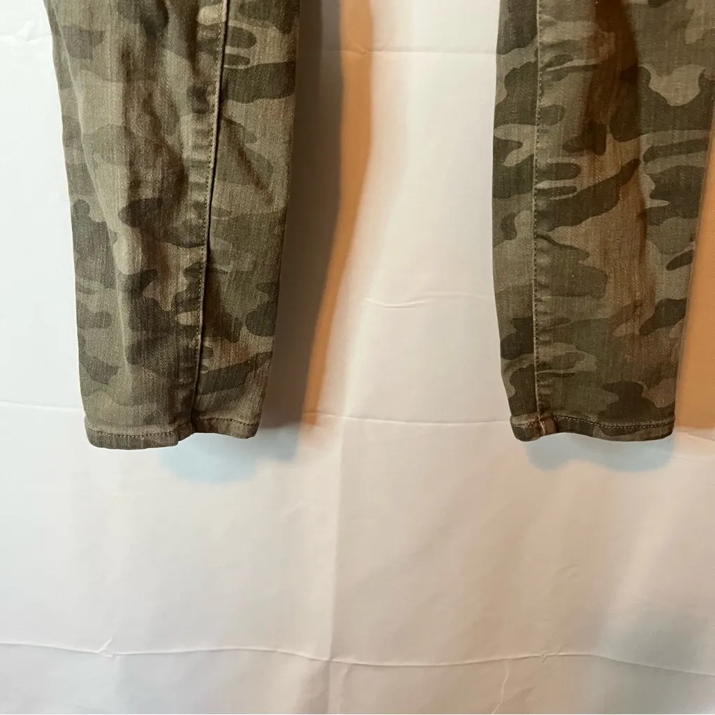 Universal Thread Olive Camo Skinny Jeans - Image 6