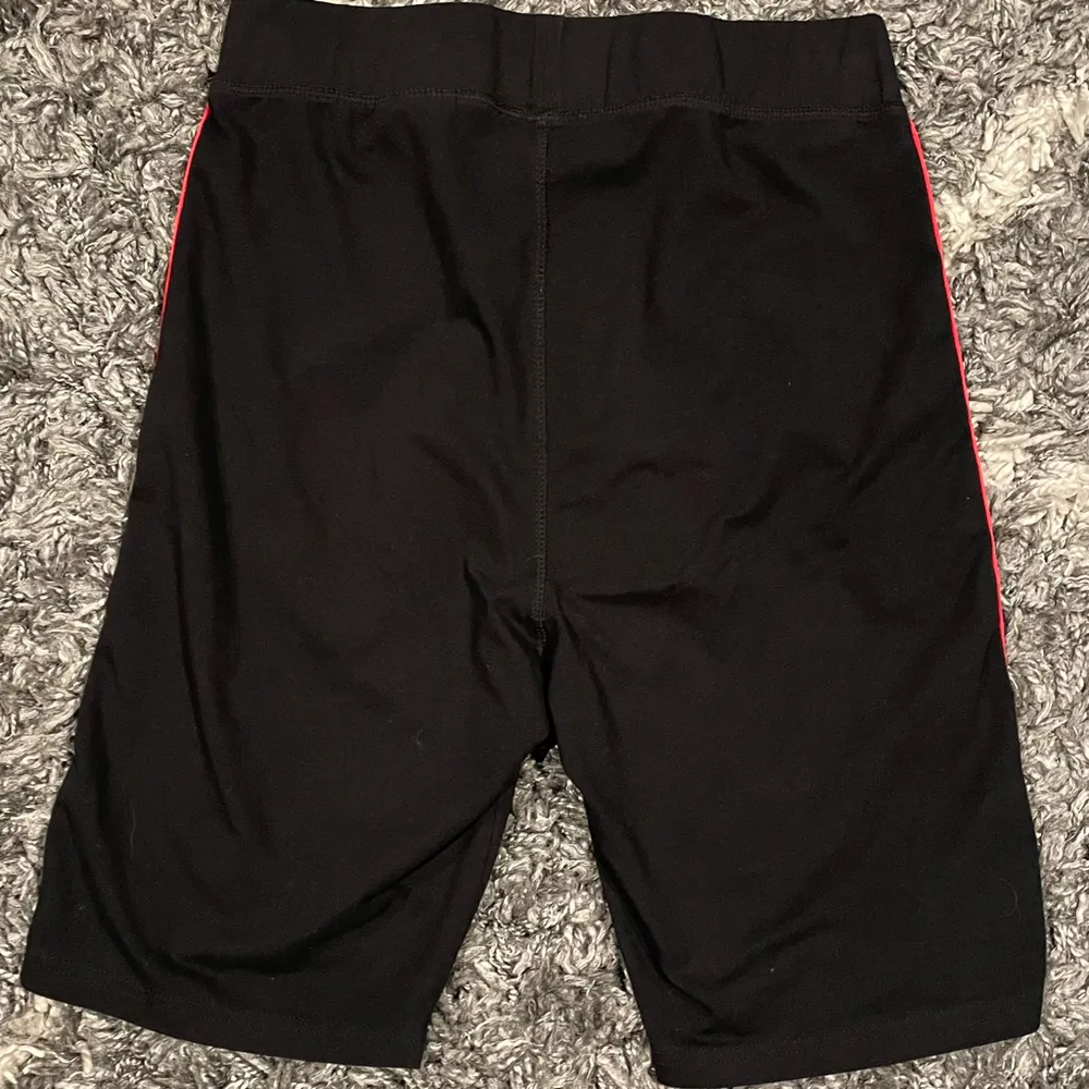 Authentic Guess? Red Tape Logo Women's Jet Black Biker Shorts Red/White Large - Image 2
