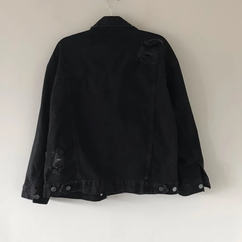 Distressed Black Denim Jacket NWT Size Medium - Image 7
