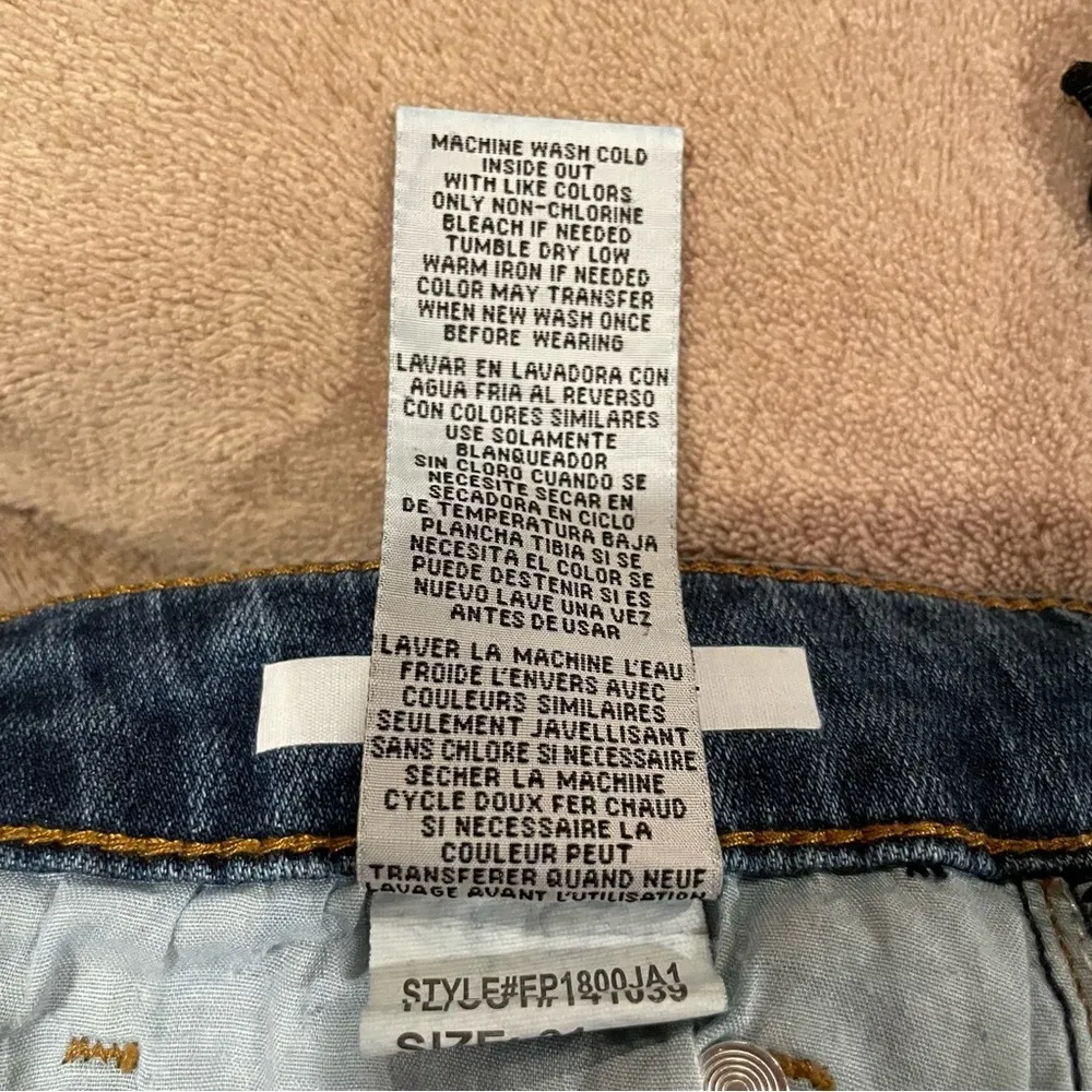 STS blue women’s Darren mid rise jeans size 31 (10-12) used in good condition - Image 8