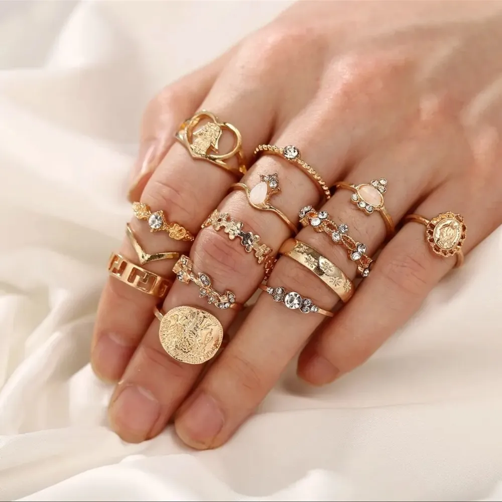 15 pcs woman's Retro Portrait Diamond Ring Set, European Gold Coins and Cross - Image 2