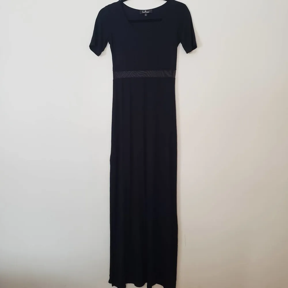 Lulu's NWOT Short Sleeve Rayon Maxi Dress Black Mesh Midriff Cut Out Size Small - Image 2