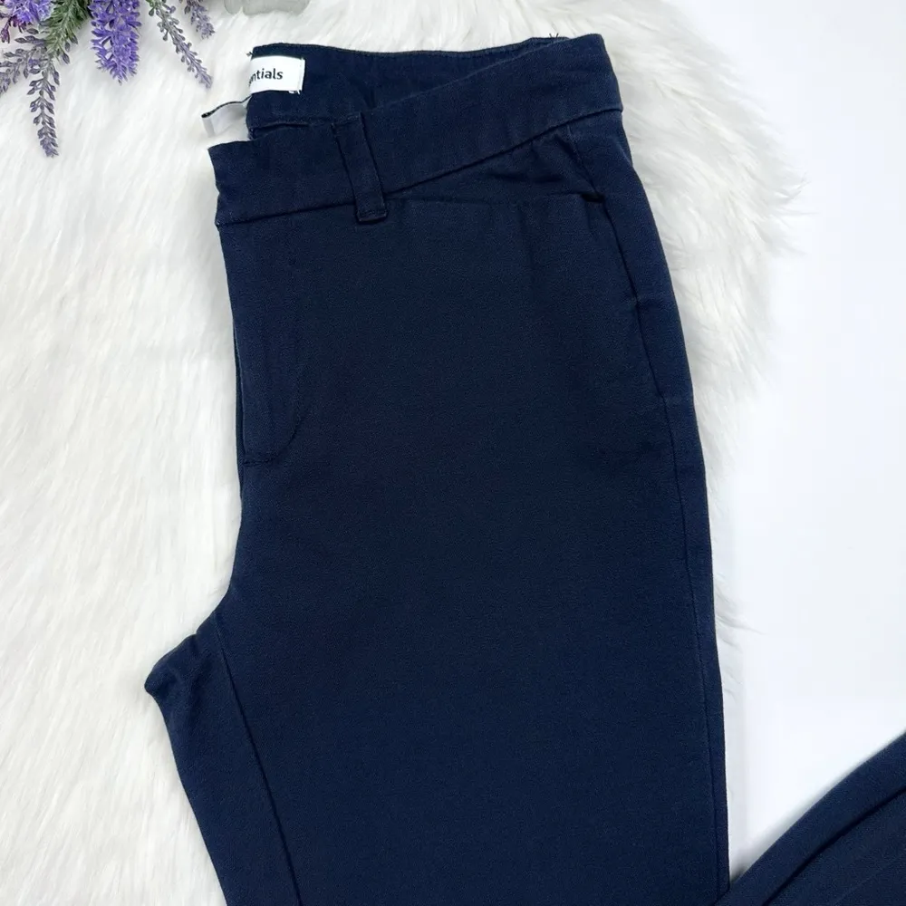 Essentials Women's Skinny Ankle Pants Navy Size 4 Long - Image 2