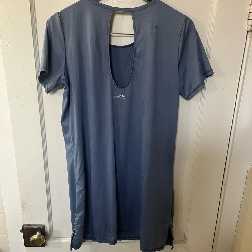 Chic Blue Short Sleeve Athletic Dress. Size medium - Image 5