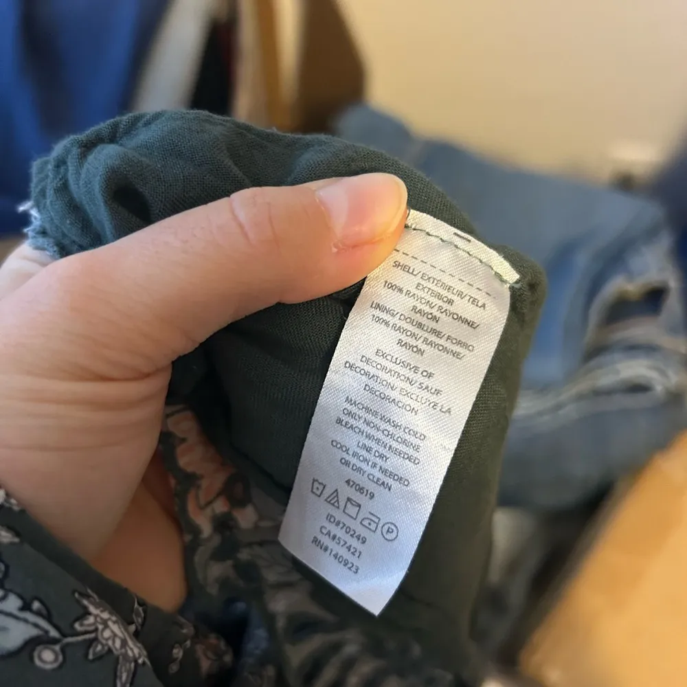 Loft Floral Eyelet Trim Sleeveless Blouse - Image 3