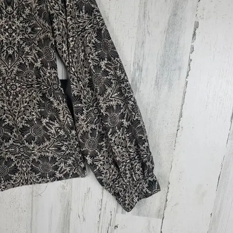 NWT Olivaceous Cream Black Floral Print Long Sleeve Peplum Top Womens Size Small - Image 5