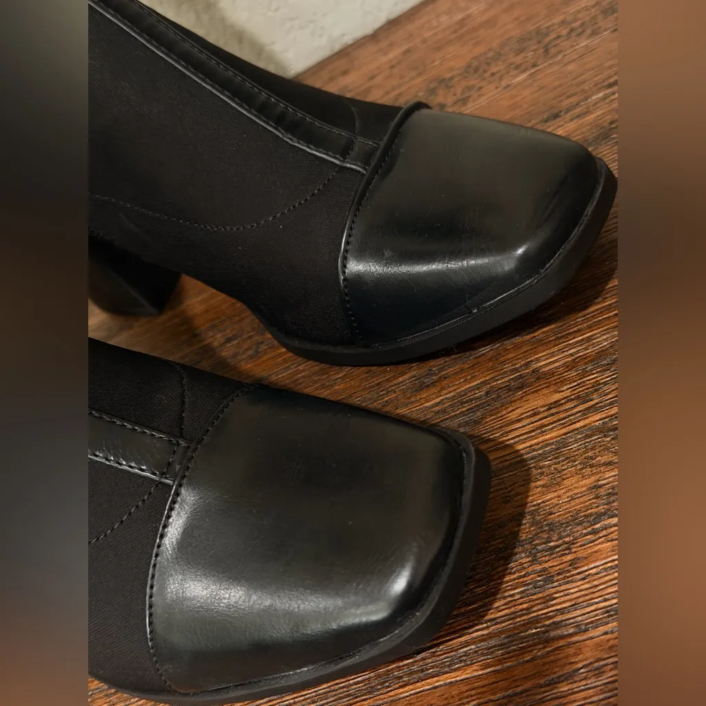 Journee Collection Women's Gaibree
Stacked Heel Knee High Boots black size 8.5 - Image 10