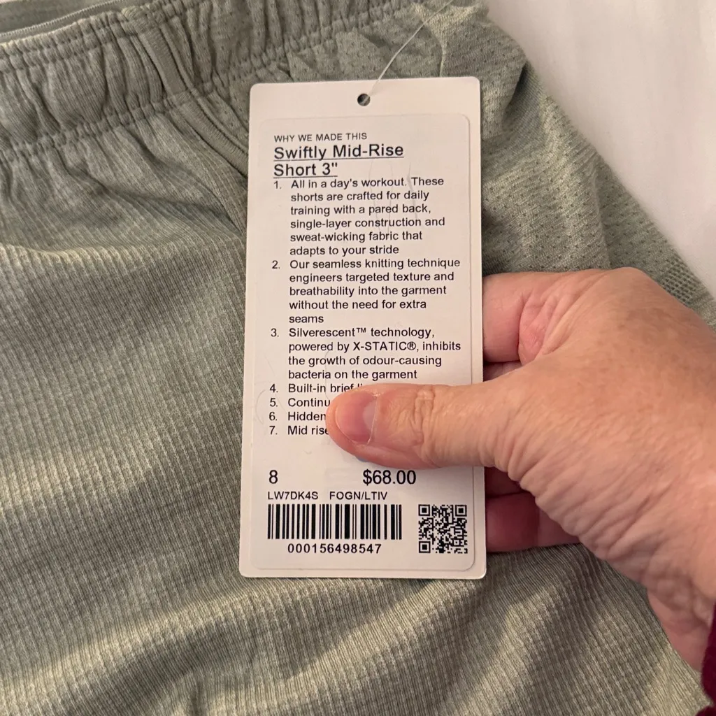 Lululemon Swiftly Mid-Rise Short 3” in fog green and light ivory size 8 - Image 4