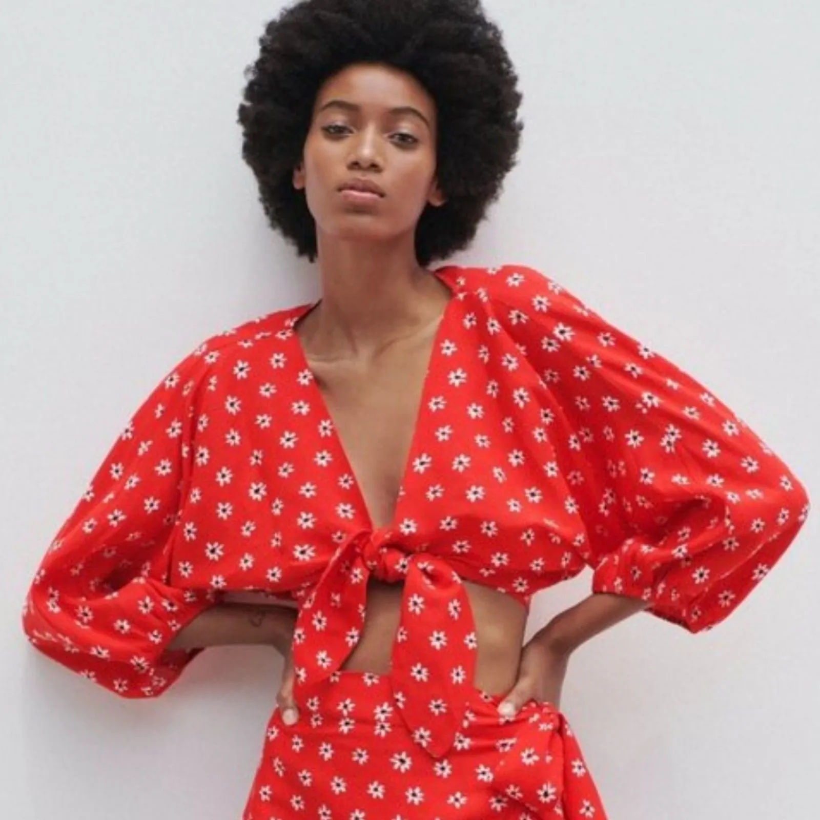 ZARA Red Daisy Floral Print Tie-Front Linen Blend Cropped Blouse - XS - Image 2