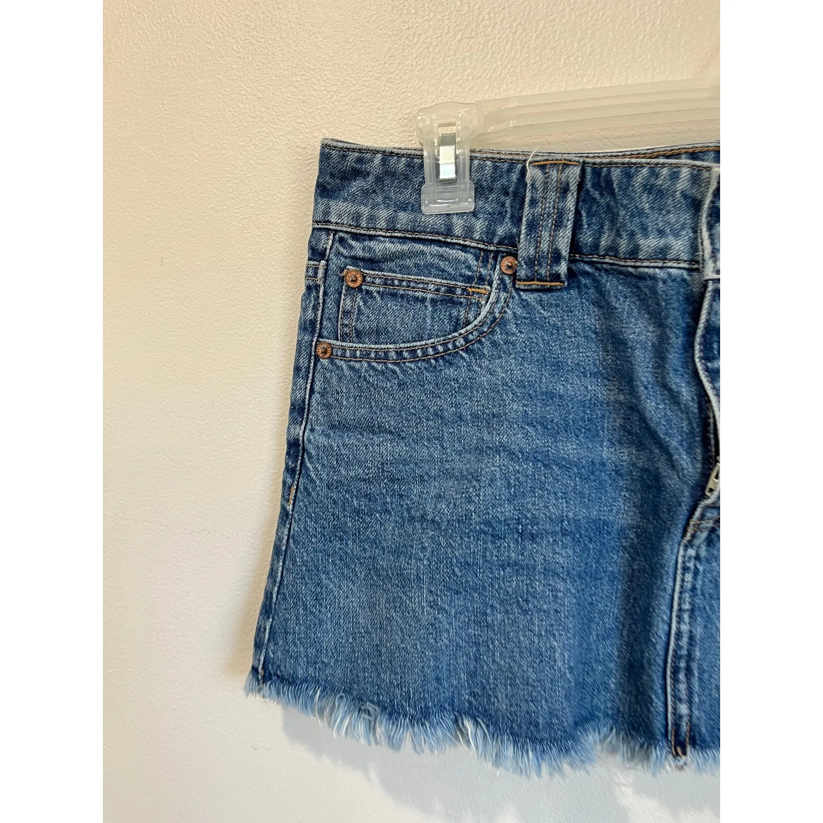 American Eagle Low Rise Denim Mini Skirt Y2K 90s Raw Hem Cotton Size 6 - Image 3