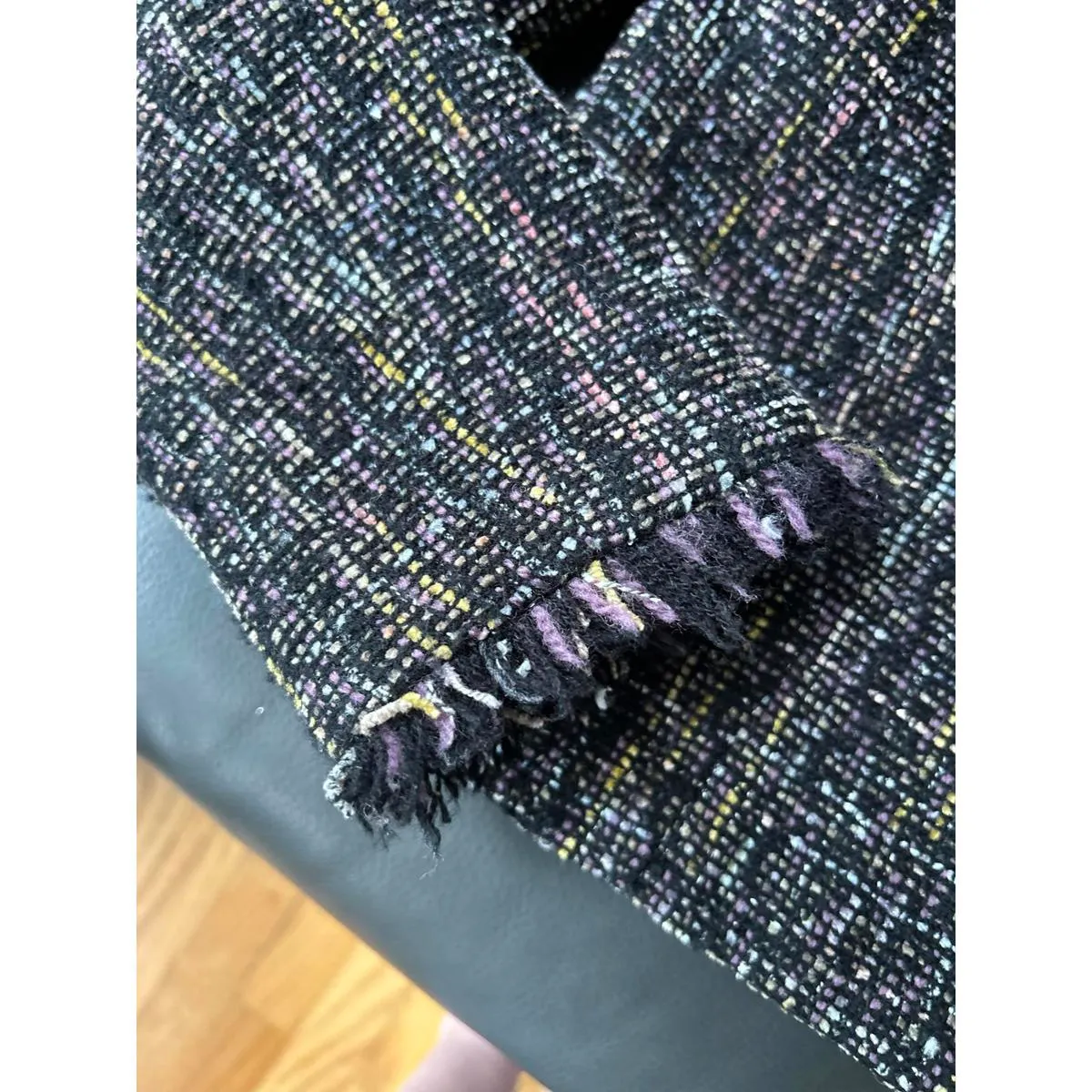 Bloomingdale's Women's Tweed Jacket Size 4 Black - Image 6