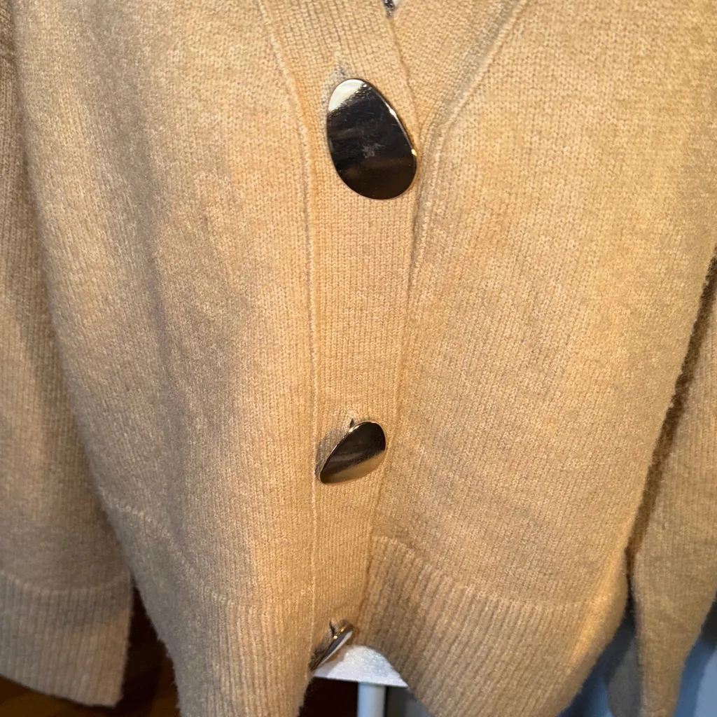 June Hudson Cozy Tan Button - Image 4