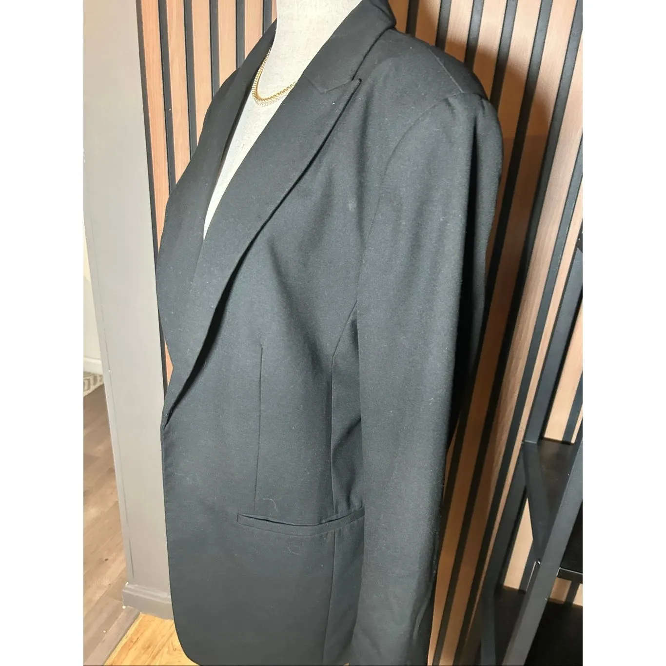 H&M black work blazer size medium work attire - Image 2