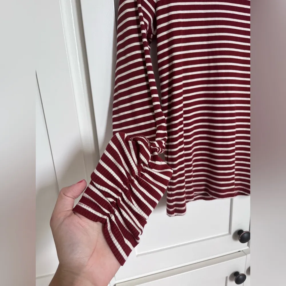 Levi’s turtleneck - Image 3