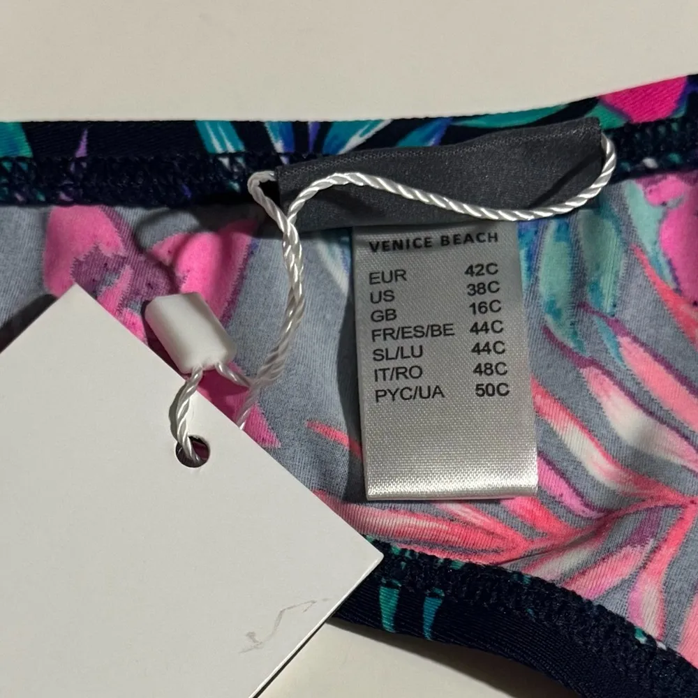 Venice Beach 38C Underwire Tropical Palm Floral Bikini Top Pink Size undefined - Image 3