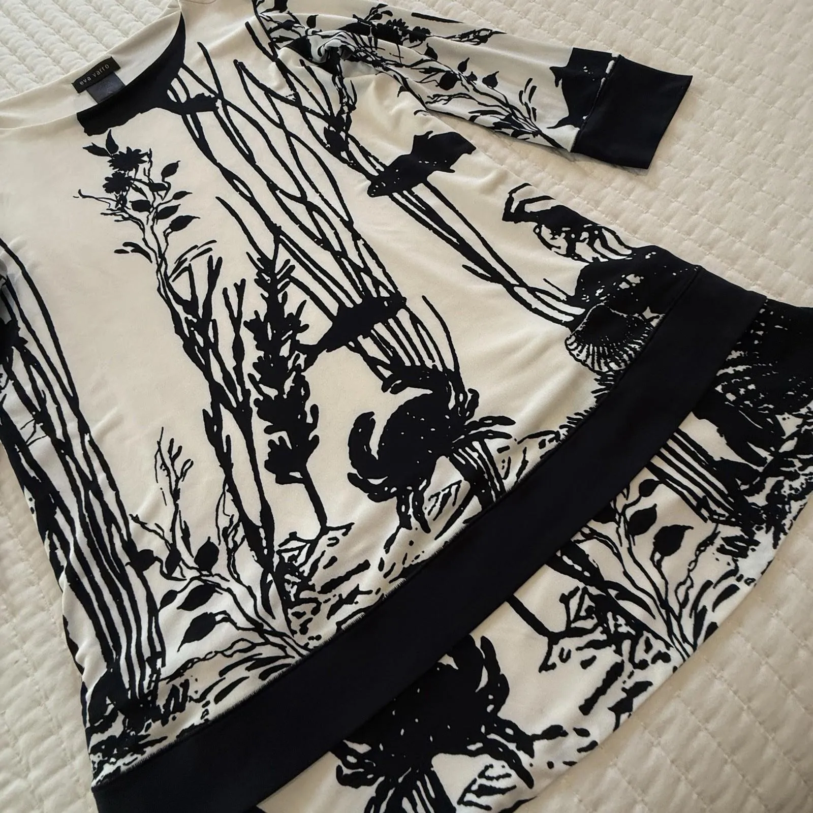Eva Varro White Black Tunic Shirt Top Sz S Small Ocean Fish Crab Shells - Image 9