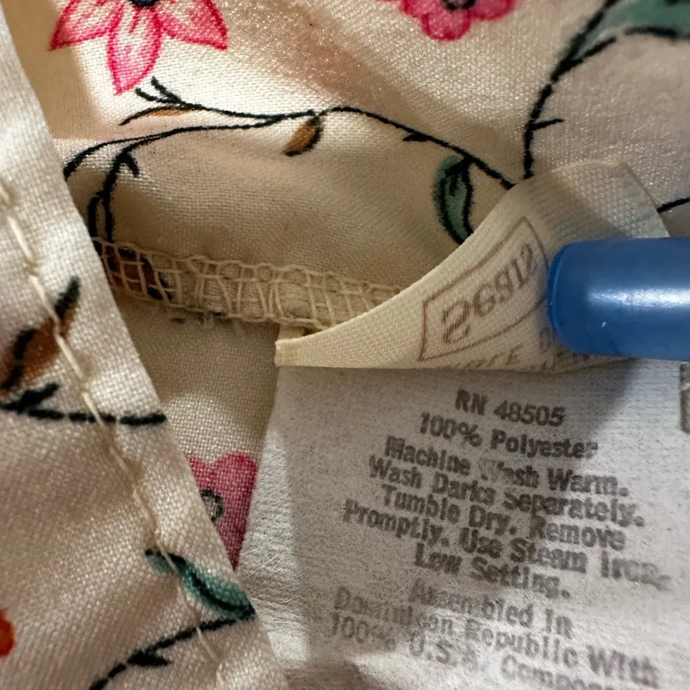 Vintage 60s Women’s Sz: 14 Sears Cream & Petite Pink Floral Button Down Blouse. - Image 7