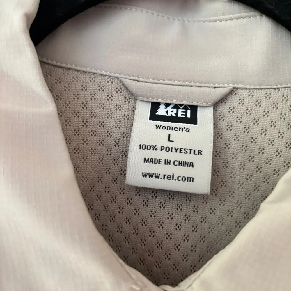 REI Co - Image 11