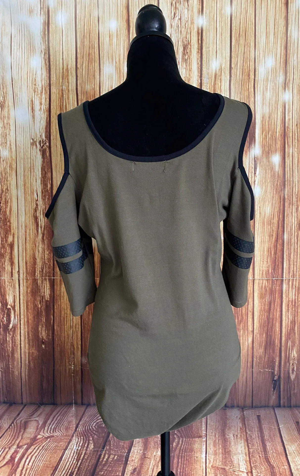 Cold Shoulder Green Bodysuit Sz XL - Image 3