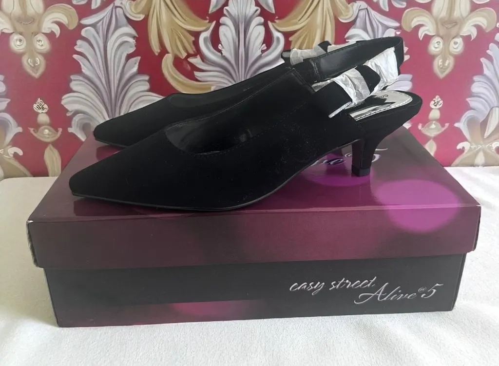 EASY STREET Black Lamy Fabric Slingback Bow Kitten Heels Size 8 NEW NIB - Image 1