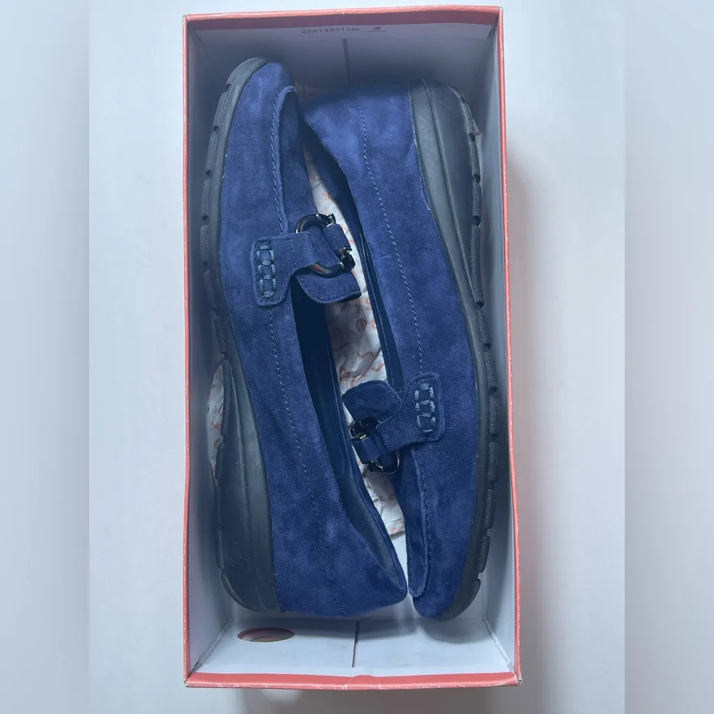 Easy Spirit Women’s Avienta Casual Loafers
Navy Slip On Flats Mules Size 9.5 - Image 10