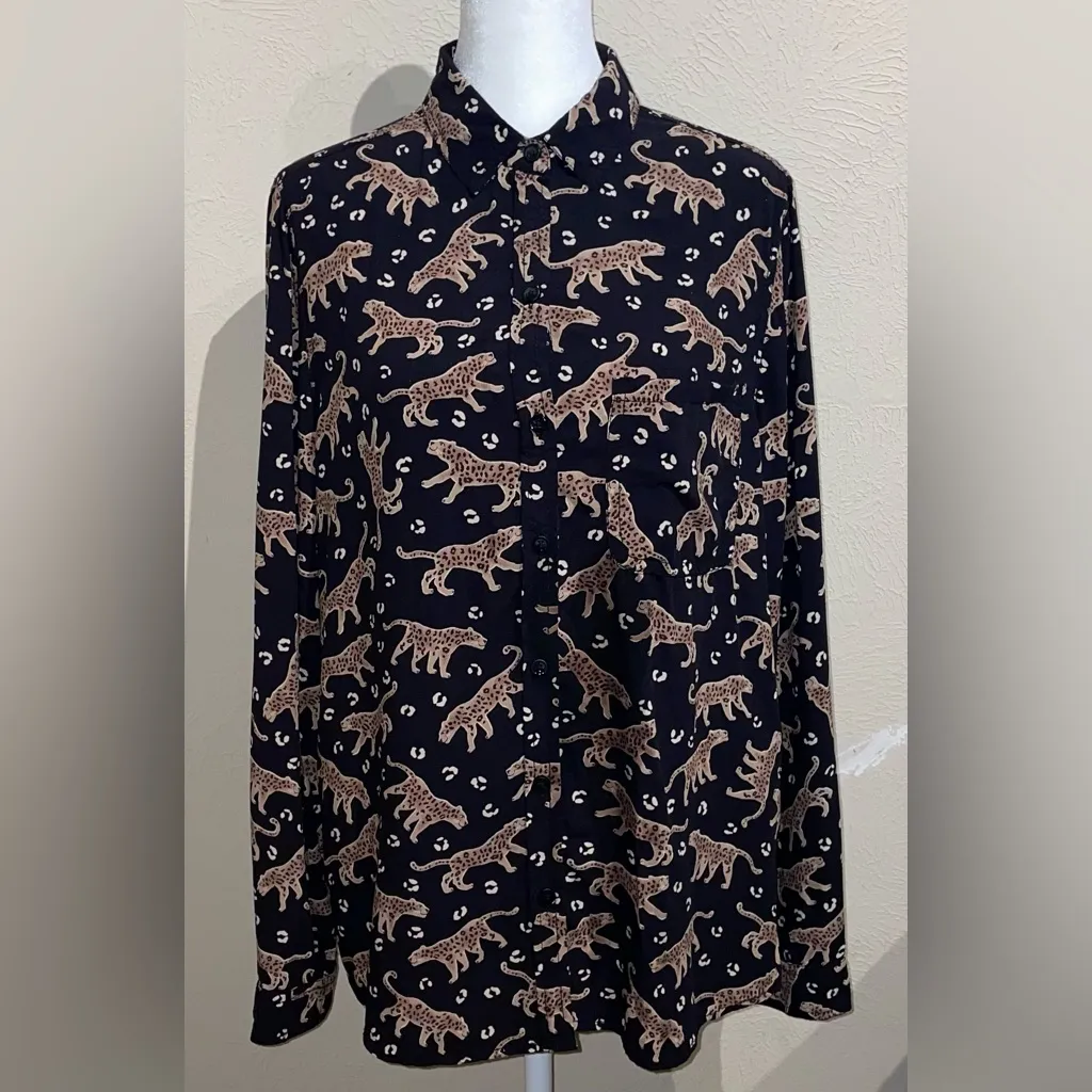 Beach Lunch Lounge Women’s Size L Cheetah Leopard Print Button Down Shirt Blouse - Image 2