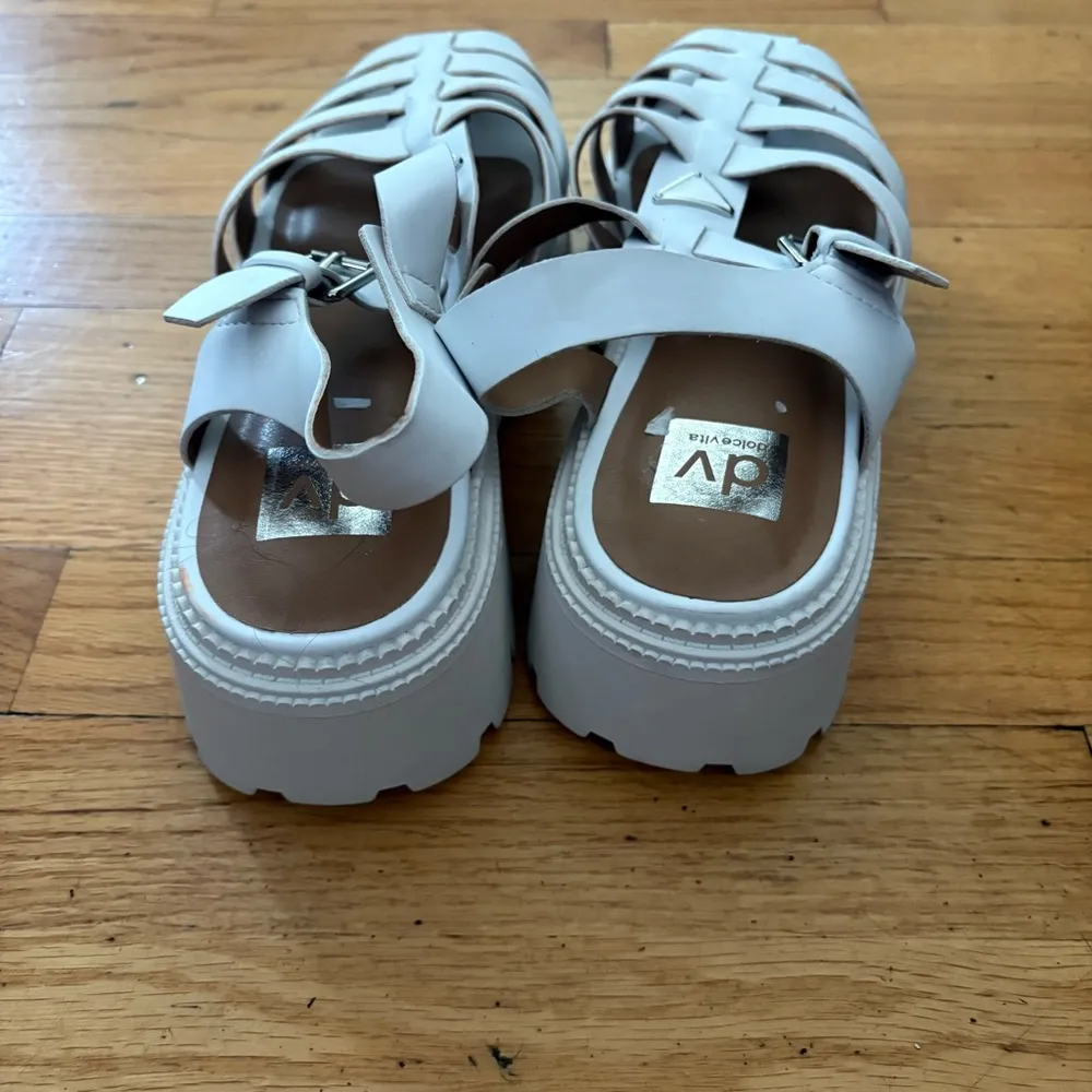 Dolce Vita White Lugged Sole Fisherman Sandals Size 10 - Image 3