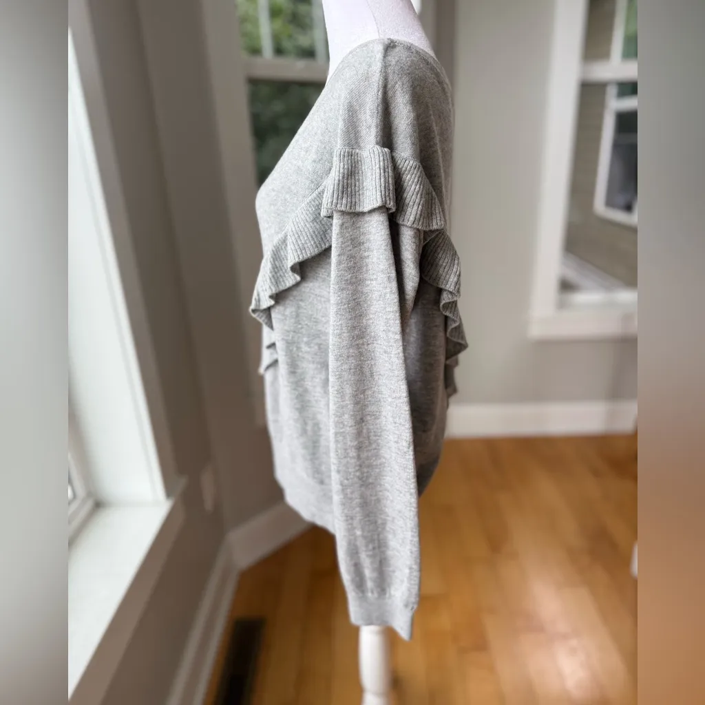 GAP Light Gray Merino Wool Blend Ruffle Detail Crewneck Sweater Size Large - Image 2