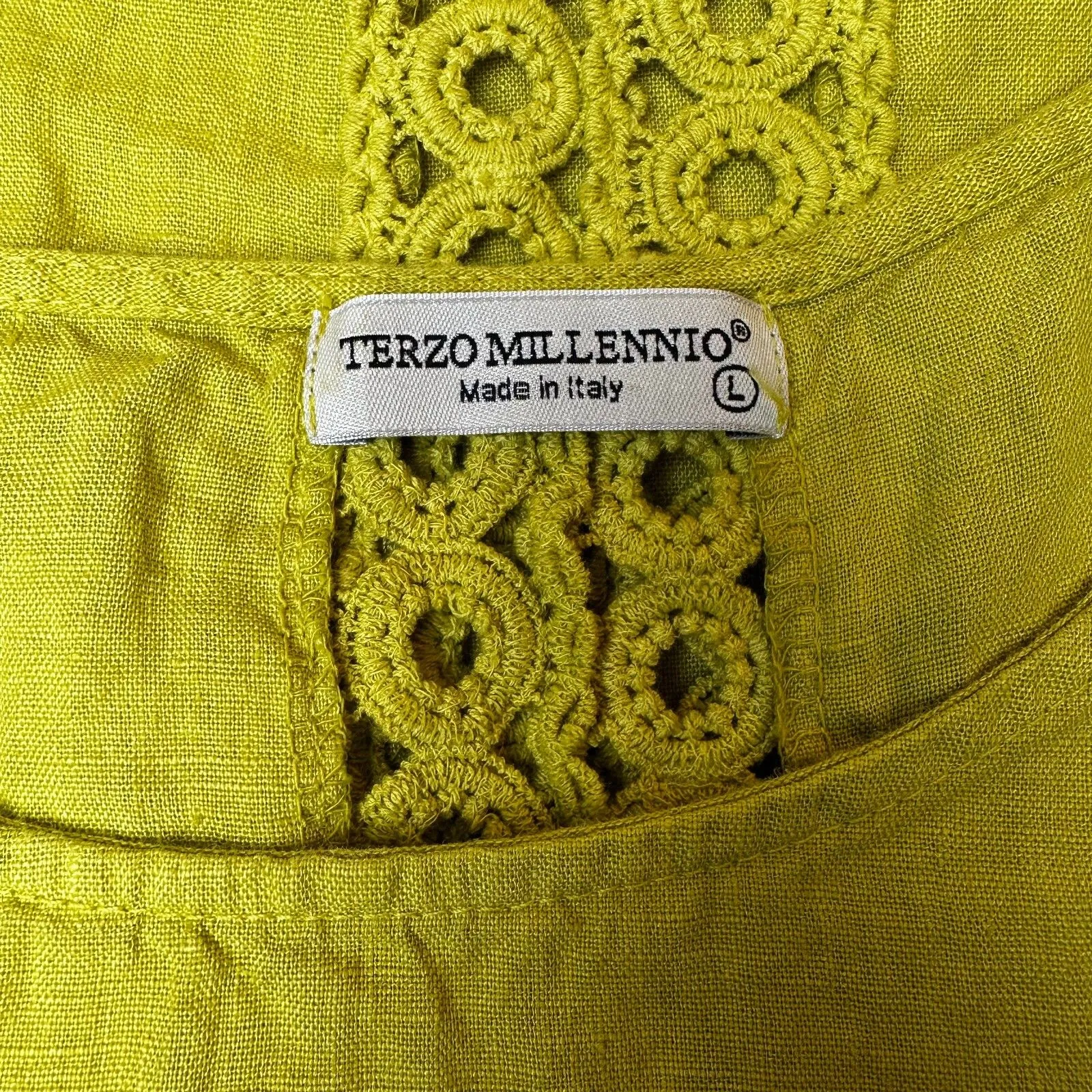 Terzo Millennio Linen Top Large | Chartreuse Green Boxy Relaxed Fit Eyelet Back - Image 6