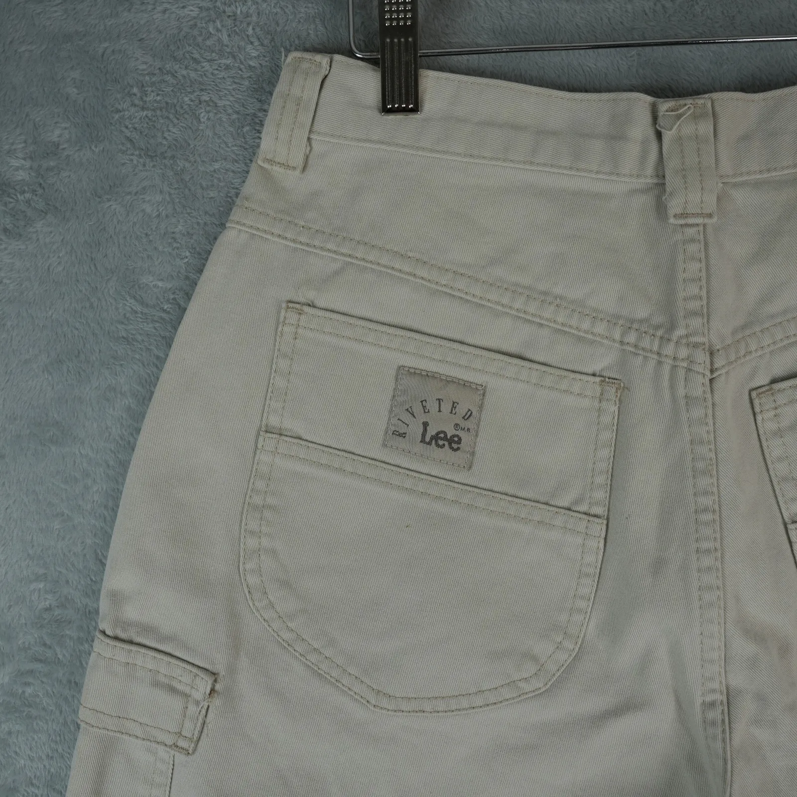 Lee Riveted Cargo Shorts Womens 10 Medium (29x4,5) Tan Cotton High Rise Mom - Image 4