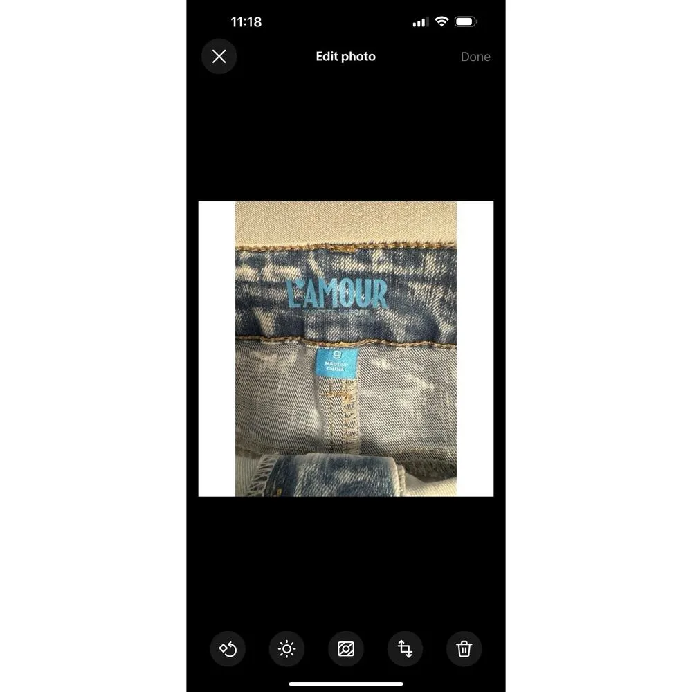 L'Amour by Nanette Lapore Denim Shorts Acid Wash Studded Embellished Sz 9 Blue - Image 2