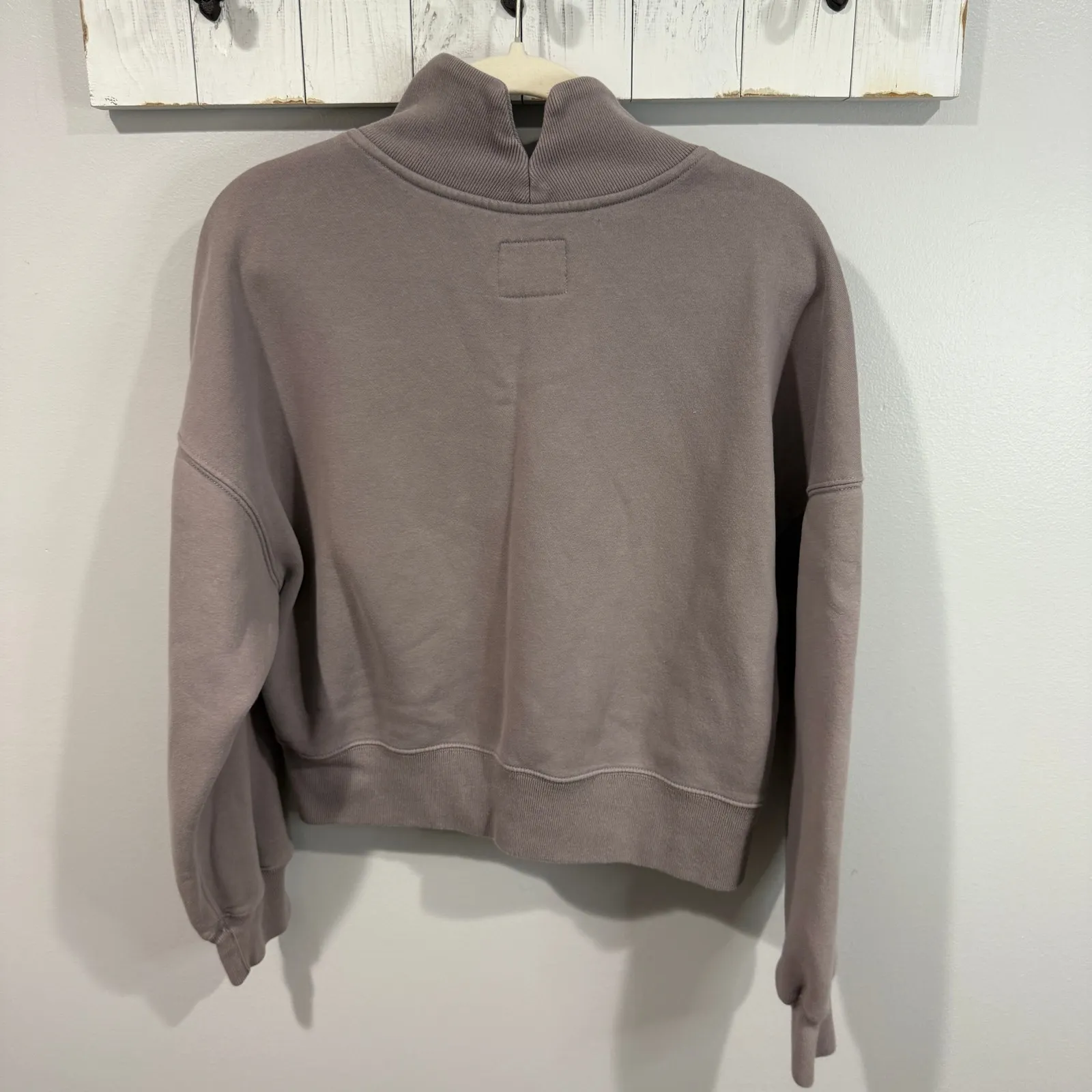 Abercrombie & Fitch Cropped Mock Neck Pullover Gray Size Small - Image 2