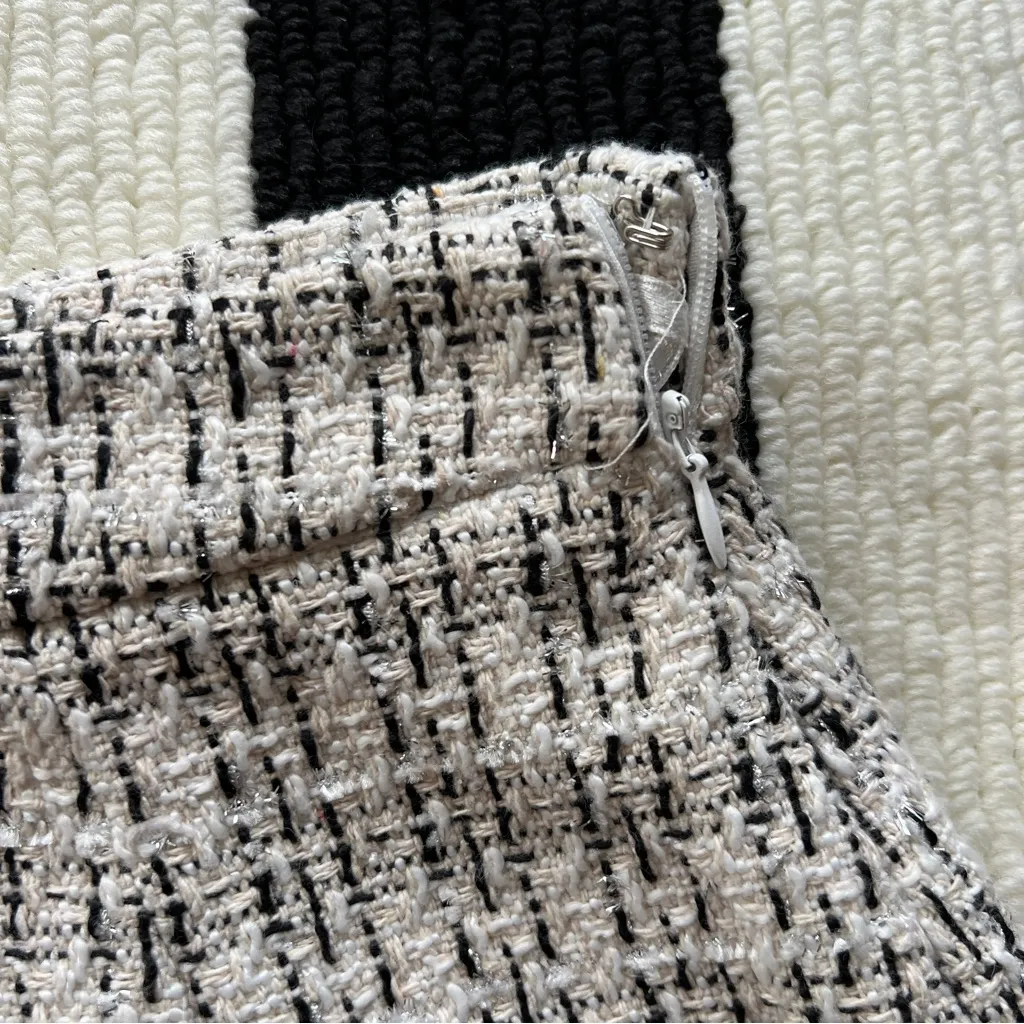 MISSGUIDED Elegant Black and White Tweed Mini Skirt Quiet Luxury - Image 3